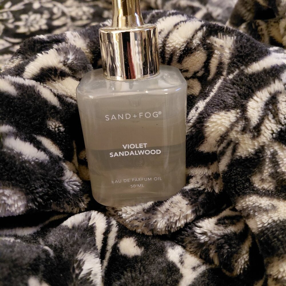 Violet sandalwood parfum oil!!